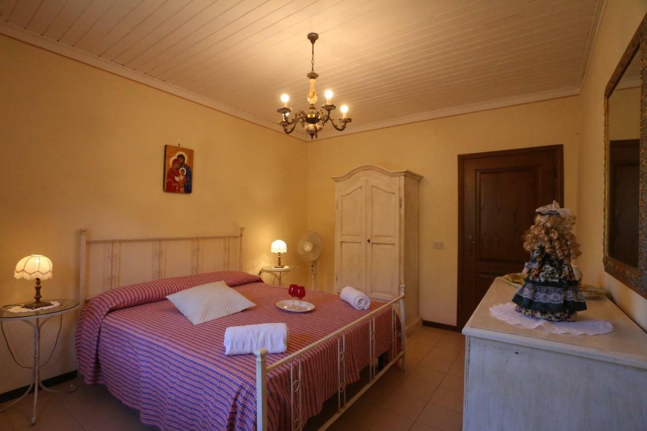 Molino Del Rotone Guest House Buti Екстериор снимка