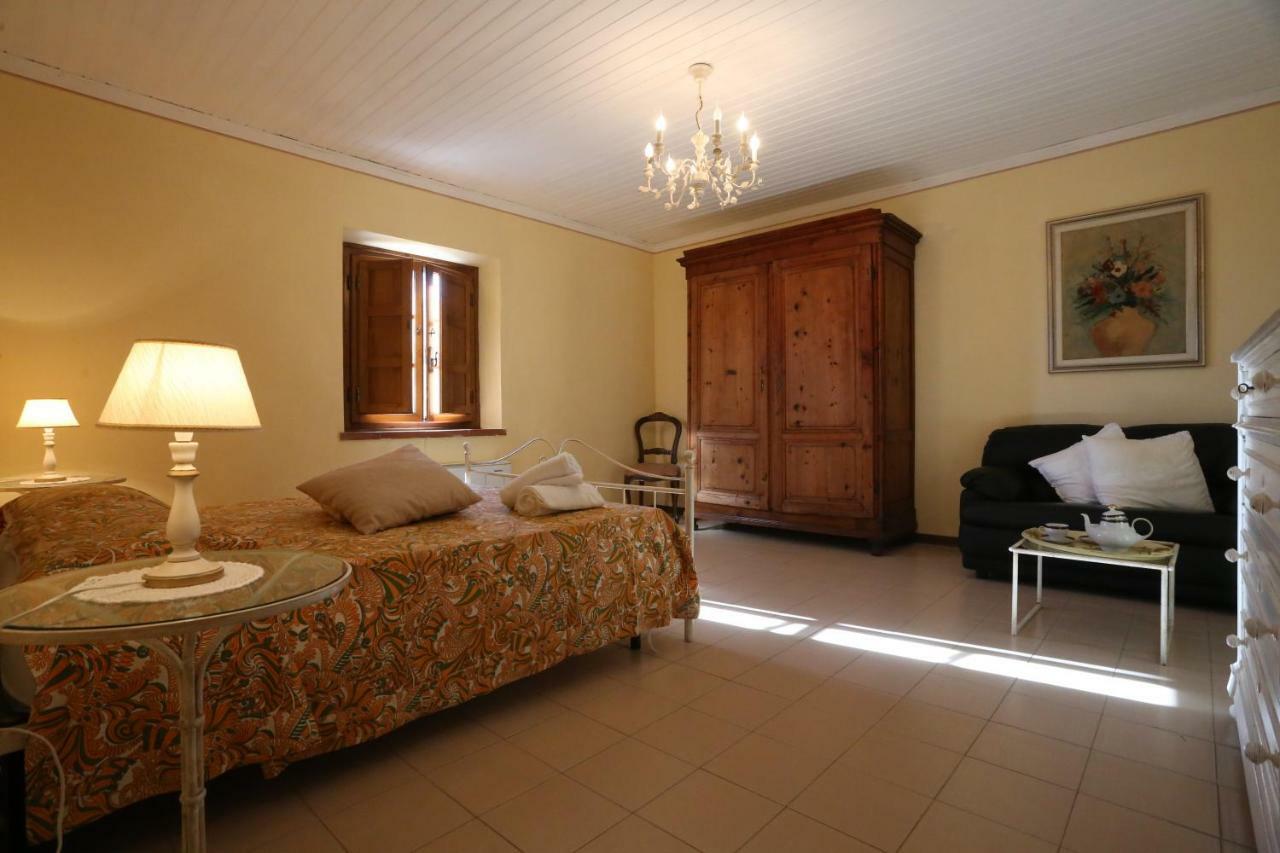 Molino Del Rotone Guest House Buti Екстериор снимка