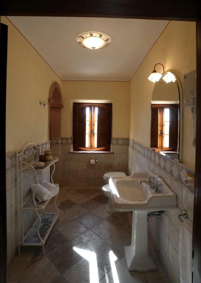 Molino Del Rotone Guest House Buti Екстериор снимка