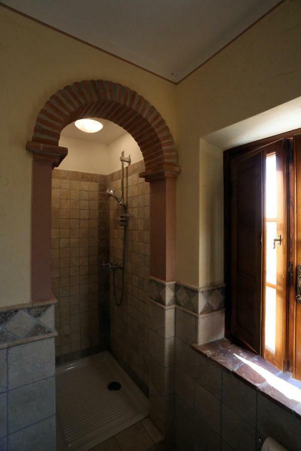 Molino Del Rotone Guest House Buti Екстериор снимка